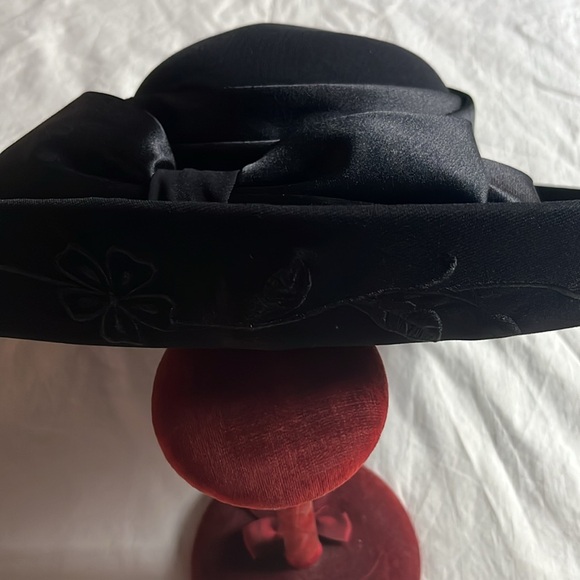 ML Studio Hat , Derby Hat, Church Hat Black Big Bow Wide Rim Millinery - Picture 3 of 15